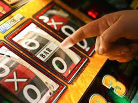 Почему азартные игры так затягивают?